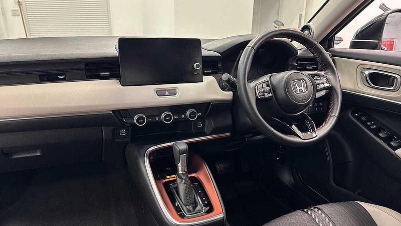 Used Honda HR-V Advance 131 HP (96 kW) 2024 Beige SUV