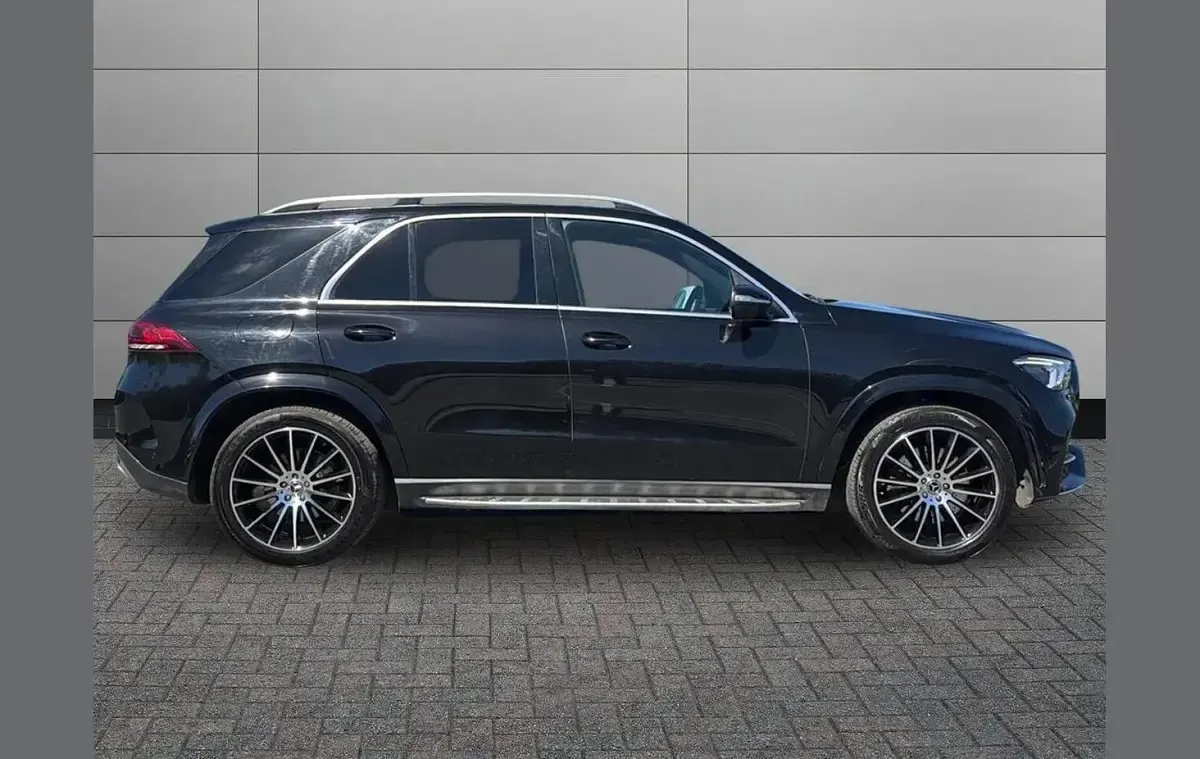 Used Mercedes GLE400 AMG line 330 HP (242 kW) 2023 Black SUV