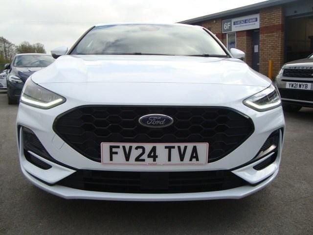 Begagnad Ford Focus ST-Line X 2024 Vit Halvkombi