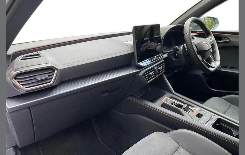 Used Cupra Leon VZ1 267 HP (196 kW) 2025 White Hatchback