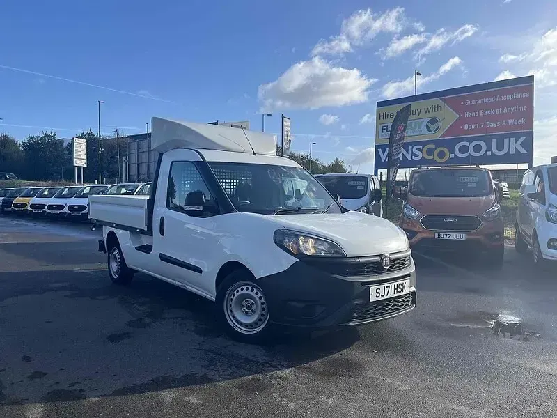 Used Fiat Doblò S 105 HP (77 kW) 2021 White MPV