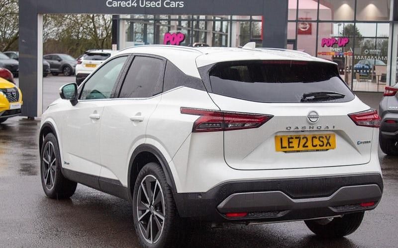 Used Nissan Qashqai Tekna 190 HP (139 kW) 2023 Storm white SUV
