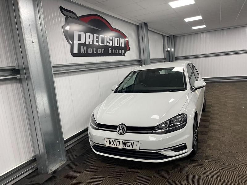 Used VW Golf VII SE 115 HP (84 kW) 2017 White Hatchback