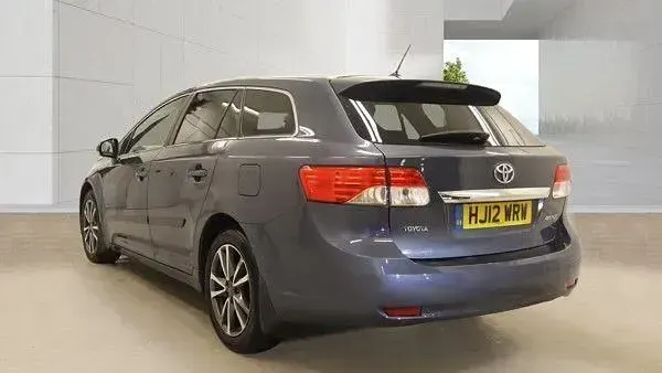 Usado Toyota Avensis 124 CV (91 kW) 2012 Azul Familiar