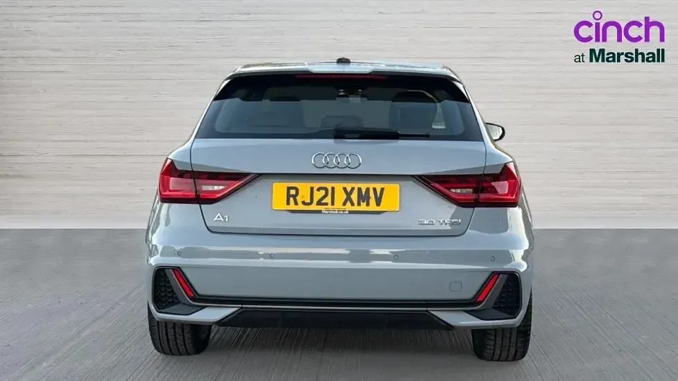 Usado Audi A1 S-Line 110 HP (80 kW) 2021 Cinzento SUV
