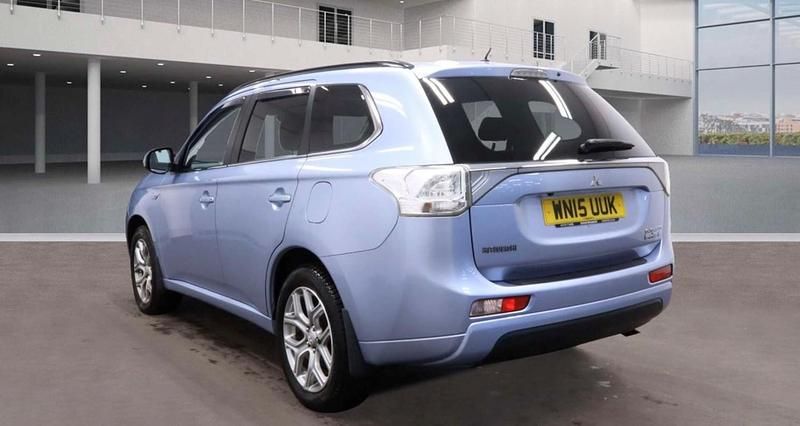 Used Mitsubishi Outlander P-HEV 2015 Blue Estate
