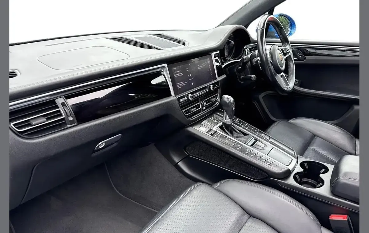 Used Porsche Macan 348 HP (255 kW) 2019 Blue SUV
