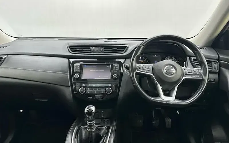 Used Nissan X-Trail Tekna 177 HP (130 kW) 2017 Grey SUV