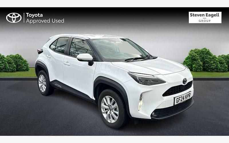 Used 2025 Toyota Yaris Hybrid Estate | £21,715 (Good price) - Image 1/3