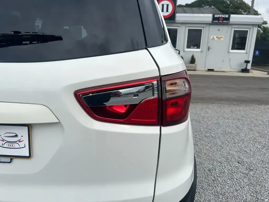 Used Ford Ecosport Titanium 95 HP (69 kW) 2017 White SUV