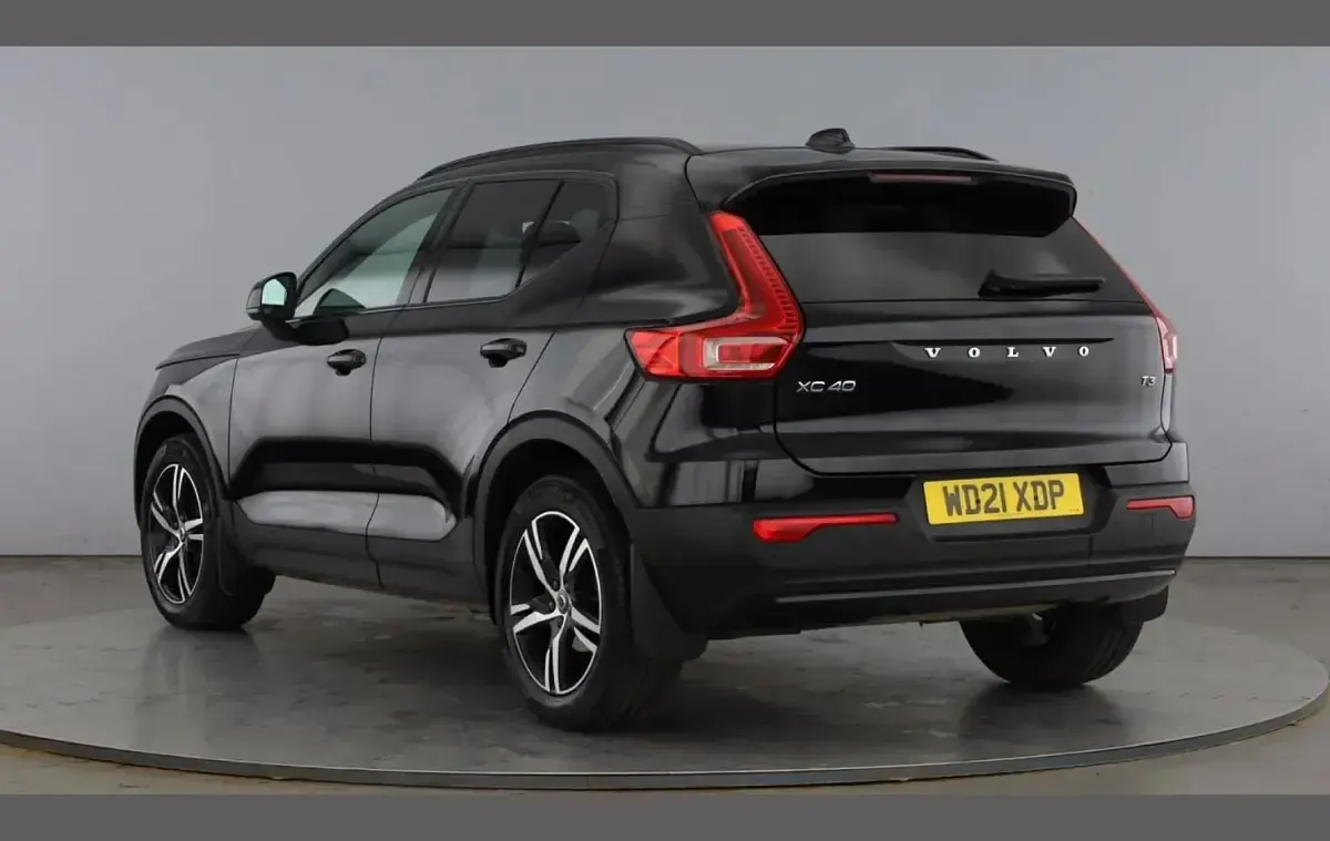 Used Volvo XC40 R-Design 163 HP (119 kW) 2021 Black SUV