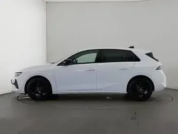 Used Vauxhall Astra GS Line 130 HP (95 kW) 2023 White Hatchback