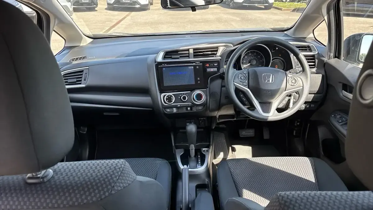Used Honda Jazz SE 102 HP (75 kW) 2019 Blue Hatchback