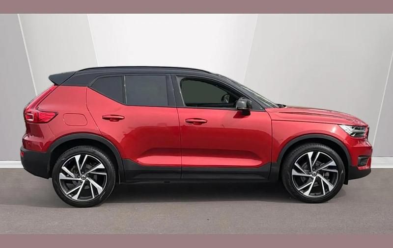 Used Volvo XC40 R-Design Pro 197 HP (144 kW) 2020 Fusion red SUV