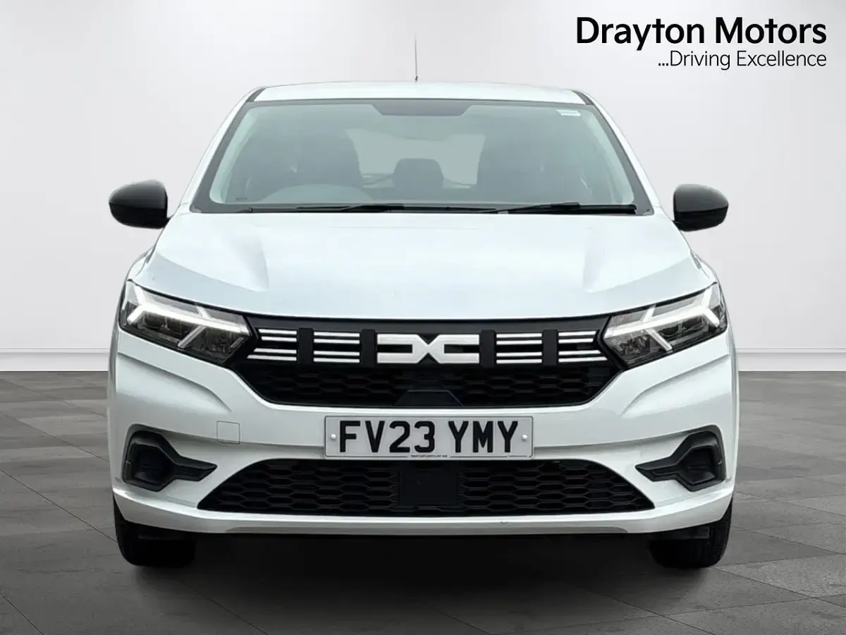 Used Dacia Sandero Essentiel 91 HP (66 kW) 2023 White Hatchback