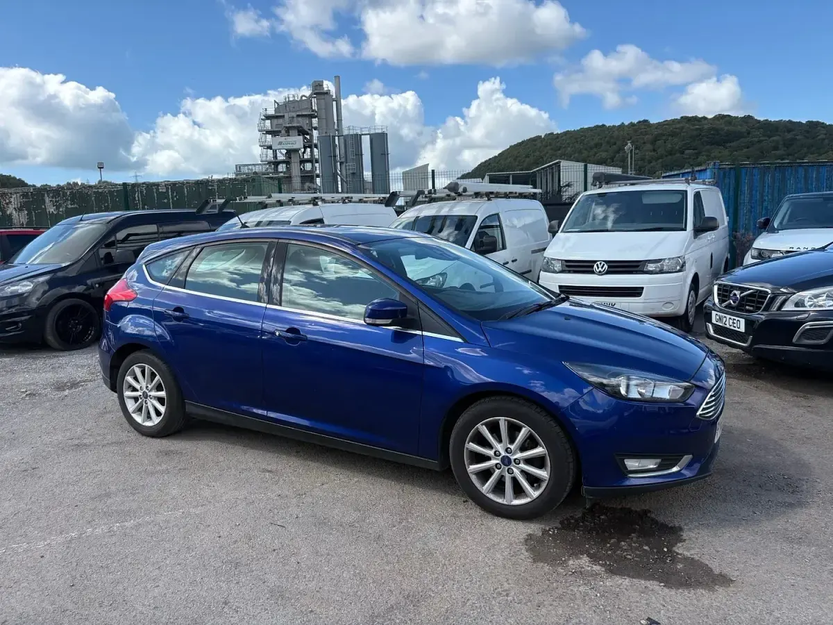Used Ford Focus Titanium 2016 Blue Hatchback