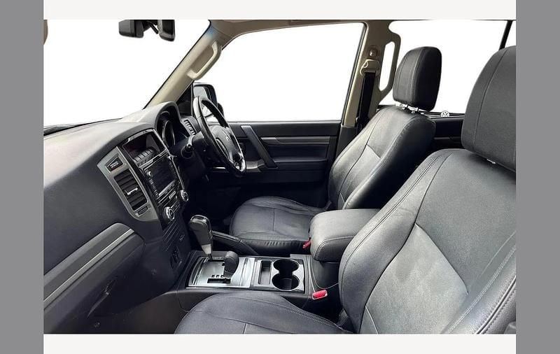 Used Mitsubishi Shogun 187 HP (137 kW) 2016 Grey SUV