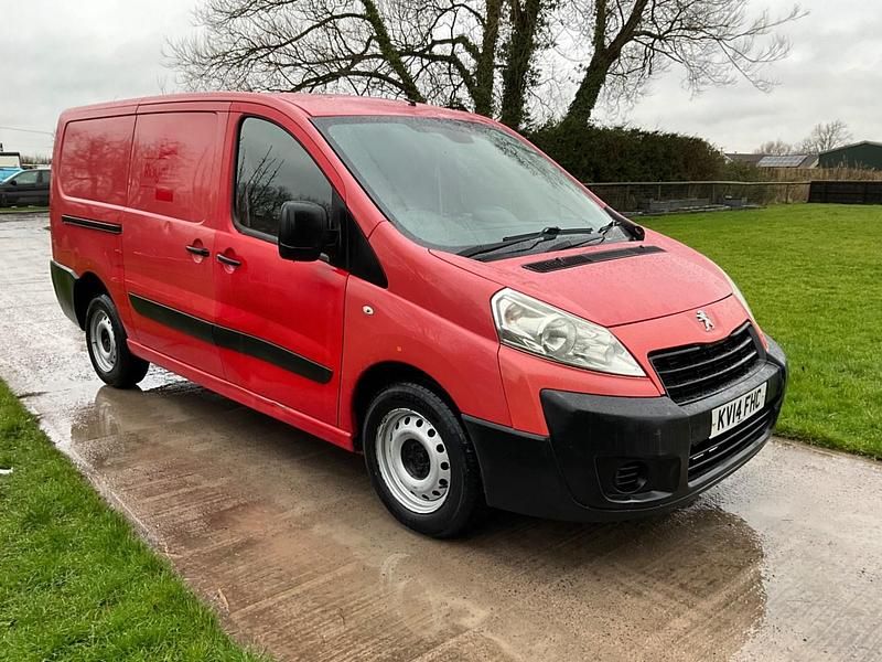 Used Peugeot Expert 90 HP (66 kW) 2014 Red Van