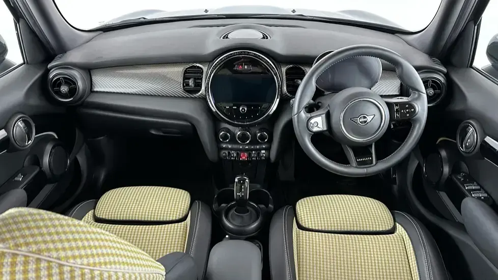 Used Mini Cooper Hatch 134 HP (98 kW) 2023 Green Hatchback
