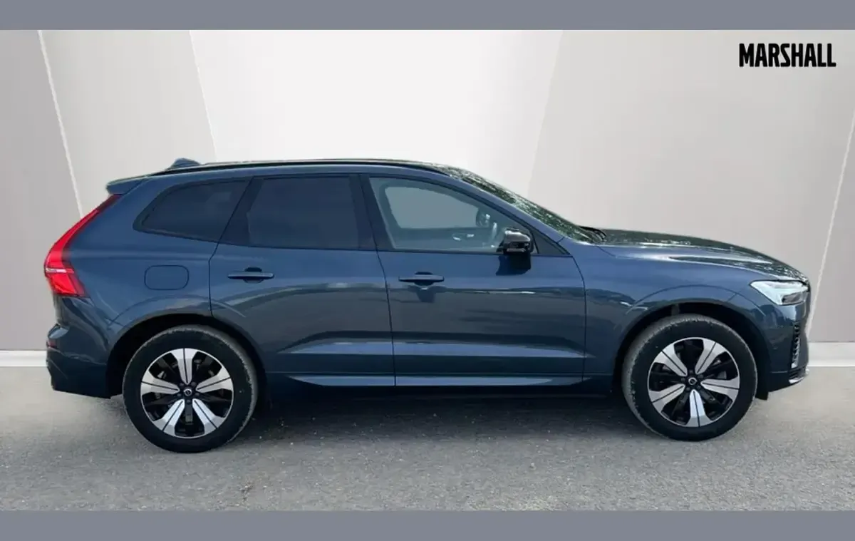Used Volvo XC60 Plus 350 HP (257 kW) 2023 Blue SUV