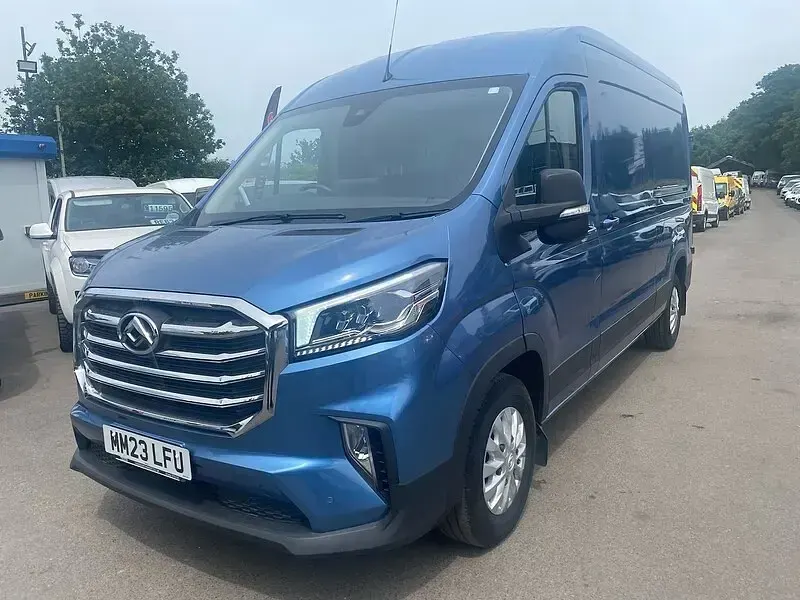 Used Maxus V90 163 HP (119 kW) 2023 Blue Van