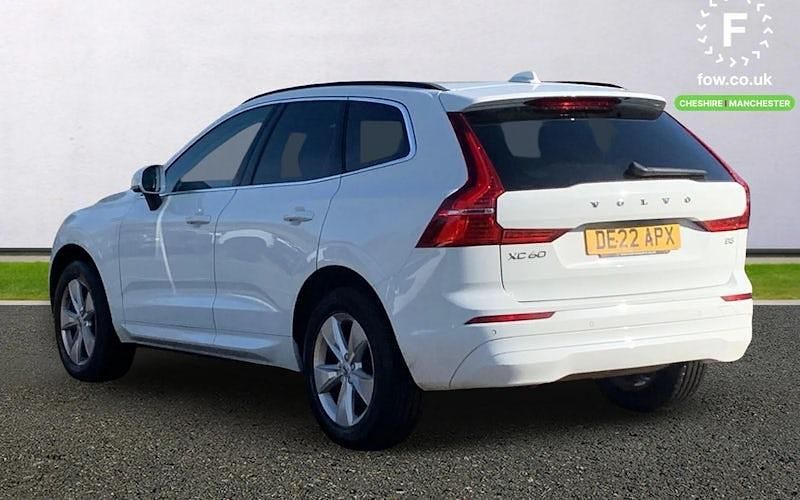 Used Volvo XC60 Momentum 250 HP (183 kW) 2021 SUV