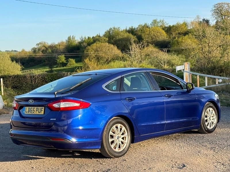 Used Ford Mondeo Zetec 120 HP (88 kW) 2016 Blue Hatchback
