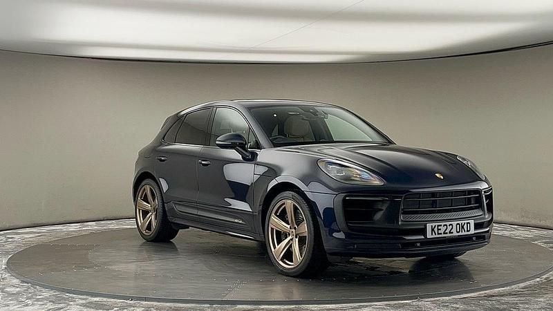 Night blue Used 2022 Porsche Macan SUV | £61,700 (Fair price) - Image 1/4