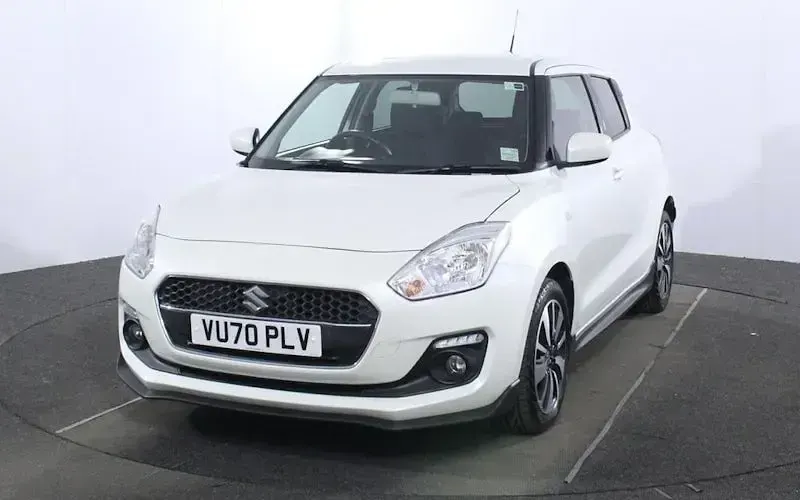 Used Suzuki Swift 90 HP (66 kW) 2020 White Hatchback