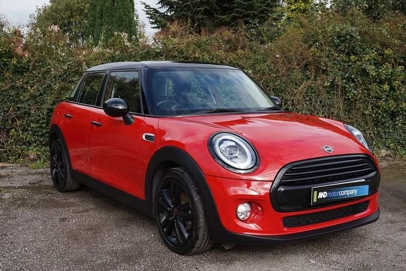 Used Mini Cooper Hatch 136 HP (100 kW) 2018 Red Hatchback