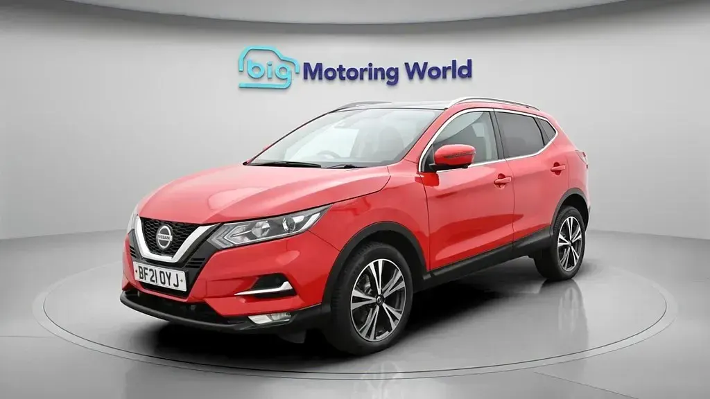 Used Nissan Qashqai N-Connecta 140 HP (102 kW) 2021 Red SUV