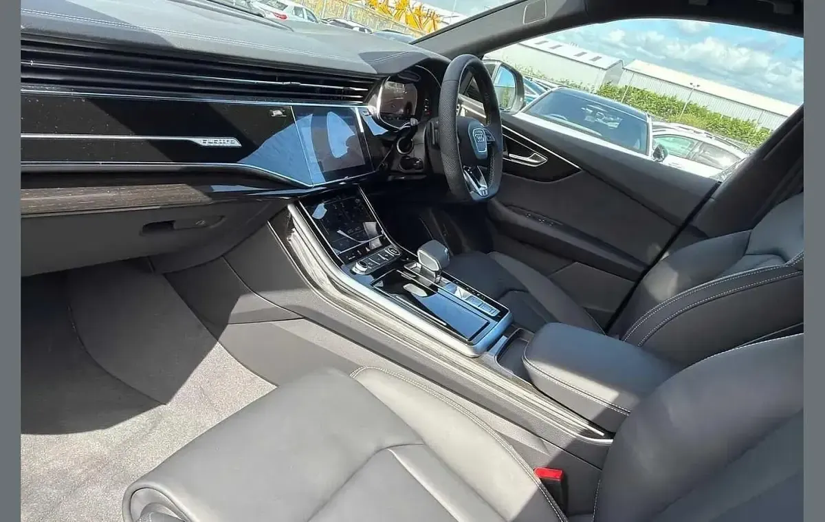 New Audi Q8 Black Edition 281 HP (206 kW) 2026 Black SUV
