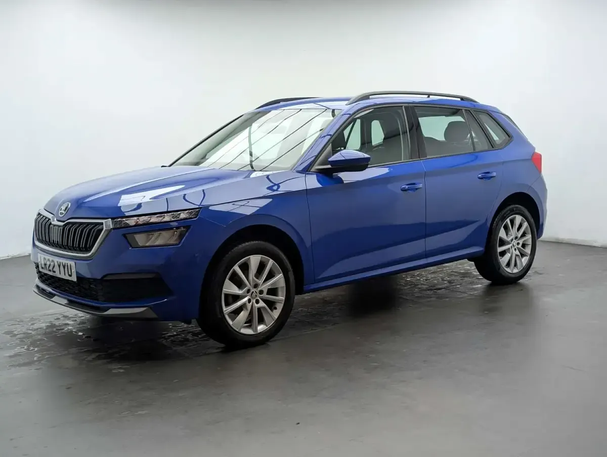 Usado Skoda Kamiq SE 110 HP (80 kW) 2022 Azul SUV