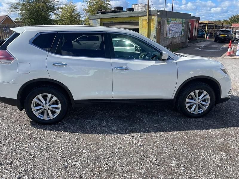 White Used 2017 Nissan X-Trail Acenta SUV | £7,495 (Super price) - Image 1/4
