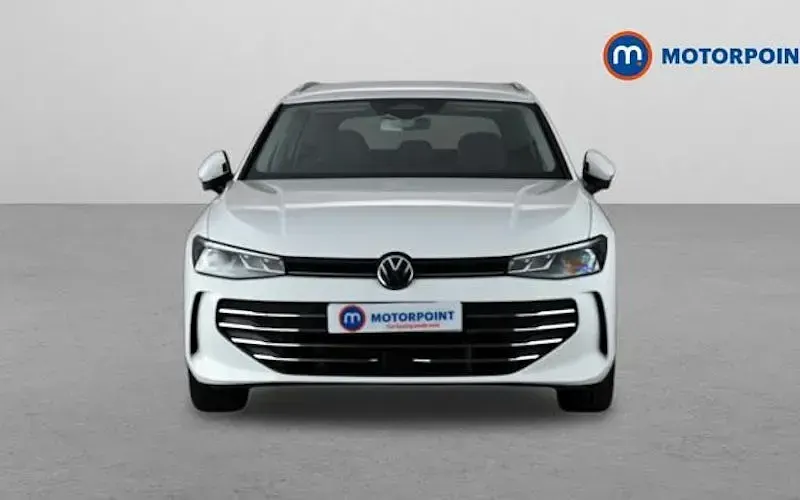 Used VW Passat Life 204 HP (150 kW) 2025 White Estate