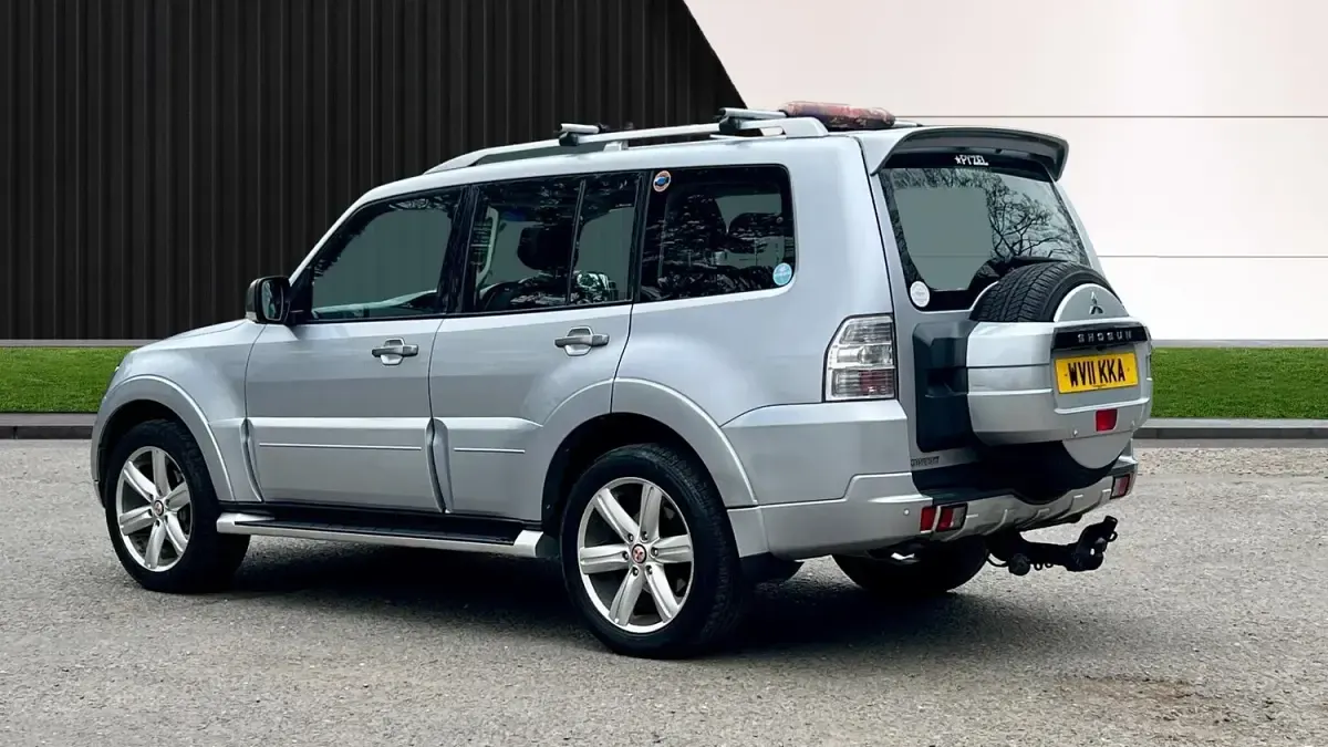 Used Mitsubishi Shogun 197 HP (144 kW) 2011 Silver SUV