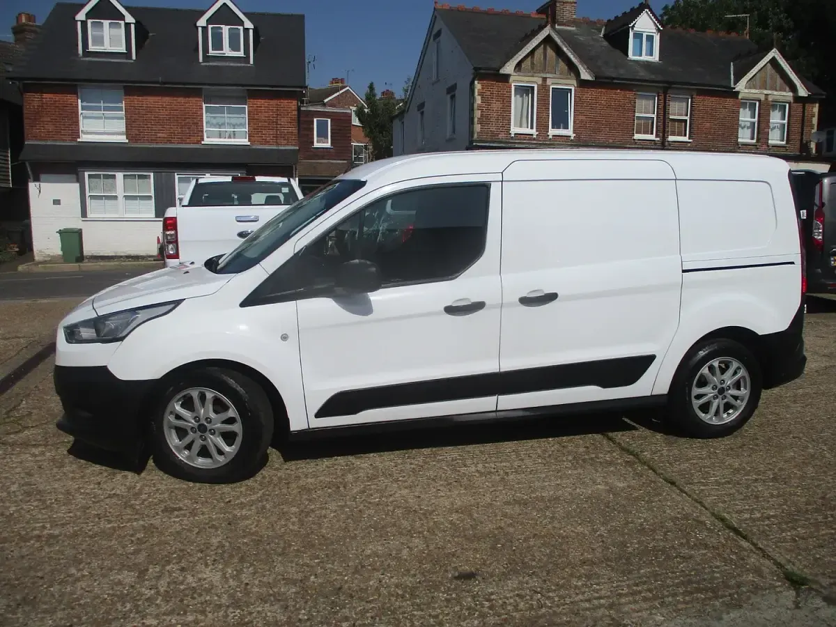 Used Ford Transit Connect 100 HP (73 kW) 2018 White MPV