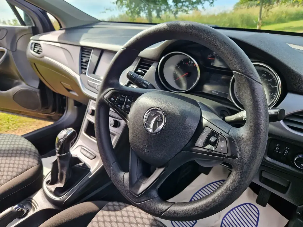 Used Vauxhall Astra Design Edition 2018 Black Hatchback