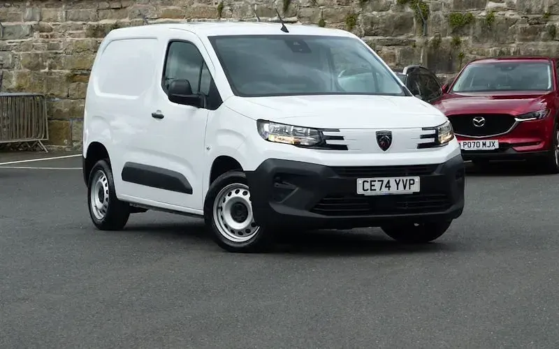 Used Peugeot Partner 102 HP (75 kW) 2025 MPV