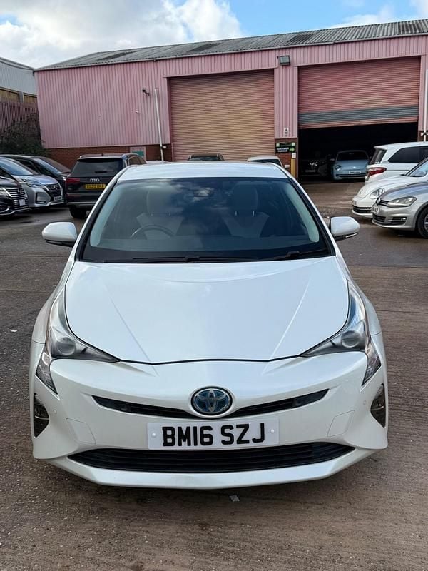 Used Toyota Prius Edition 2016 White Hatchback