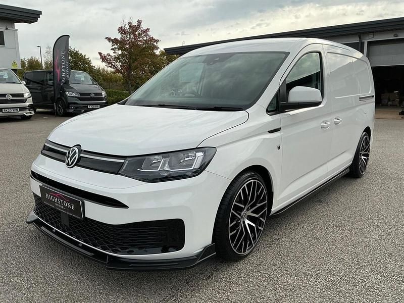 White Used 2022 VW Caddy Maxi Sportline MPV | £18,495 (Good price) - Image 1/4