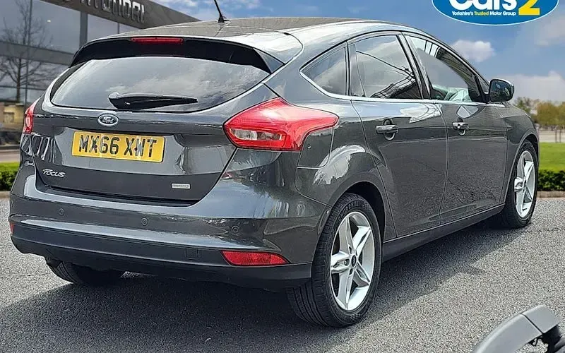 Used Ford Focus Zetec 120 HP (88 kW) 2016 Grey Hatchback