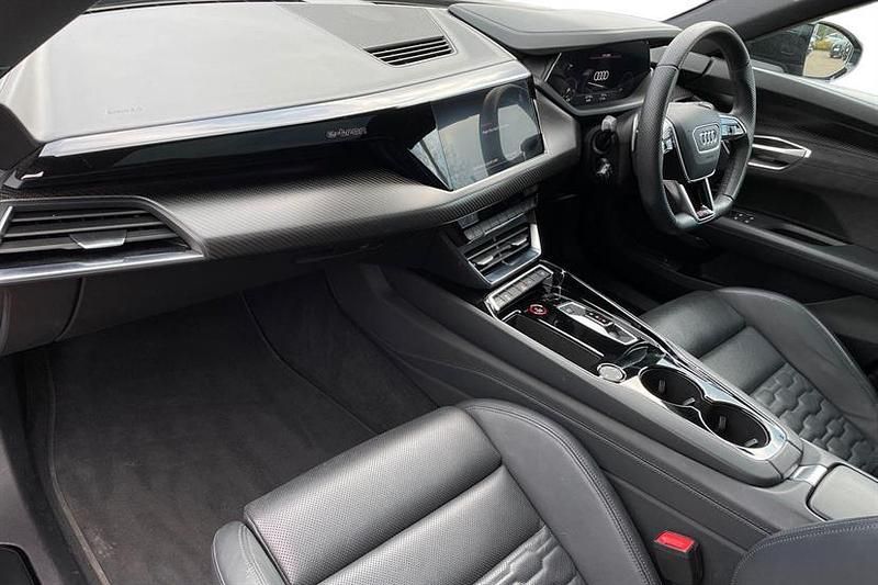 Second-hand Audi e-tron GT quattro Comfort 475 kW (646 CP) 2022 Gri Berlinǎ