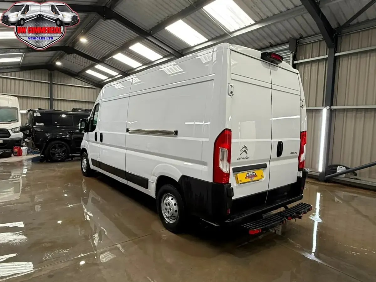 Used Citroën Relay 140 HP (102 kW) 2021 White Van