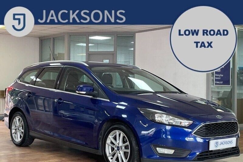 Blue Used 2015 Ford Focus Zetec Estate | £6,100 (Good price) - Image 1/2