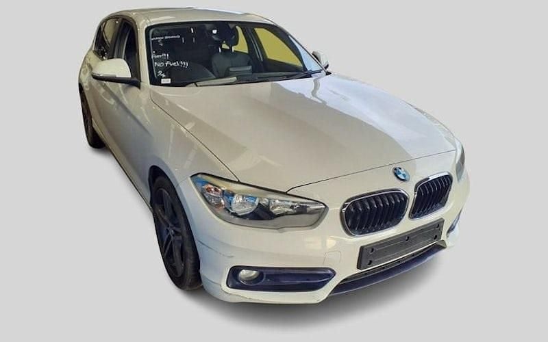Used BMW 118 Sport Line 136 HP (100 kW) 2016 White Hatchback