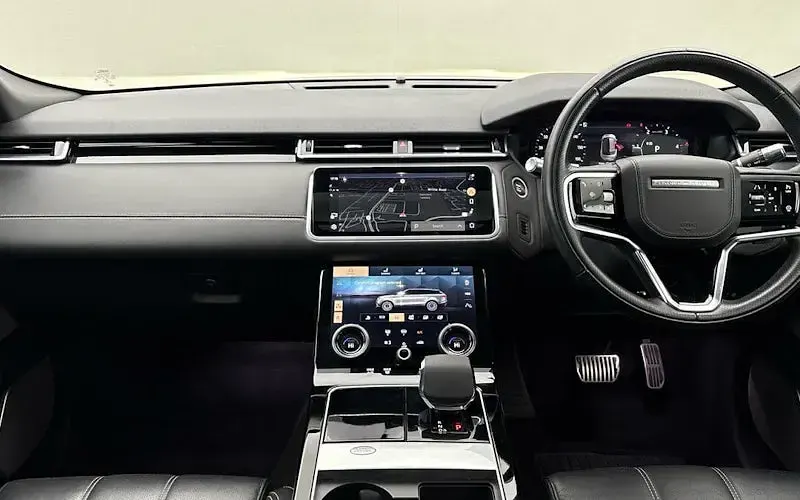 Used Land Rover Range Rover Velar HSE Dynamic 204 HP (150 kW) 2022 Silver SUV