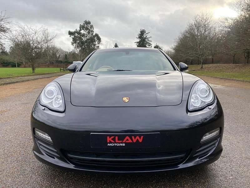 Used Porsche Panamera 300 HP (220 kW) 2012 Black Hatchback