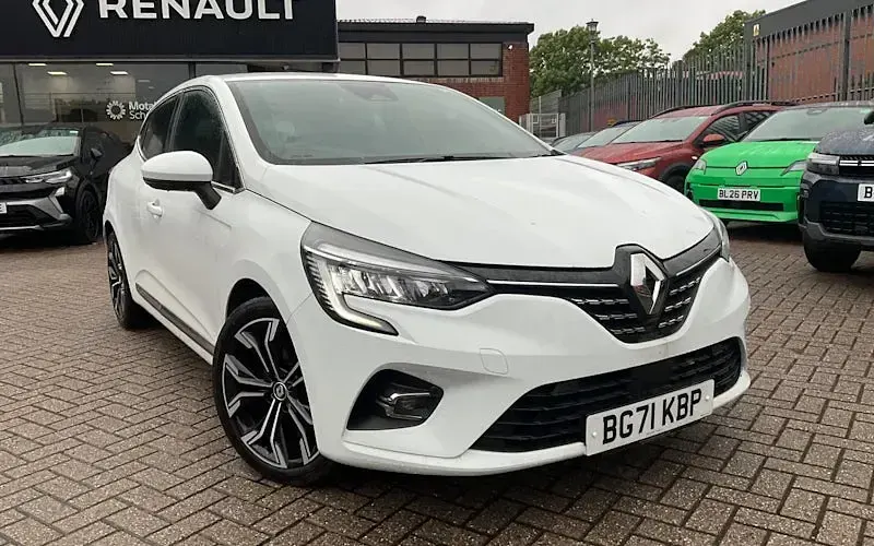 Used Renault Clio Version S 140 HP (102 kW) 2022 Hatchback