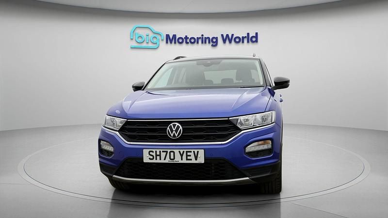 Used VW T-Roc Design 150 HP (110 kW) 2020 Blue SUV